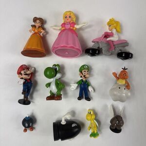 Nintendo PVC Toy 2.5" Figure Cake Topper Super Mario Bros Luigi Peach Toy Lot 11